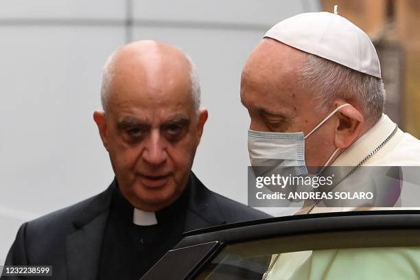 Pope With Mask Pope Mask Photos and Premium High Res Pictures - Getty Images