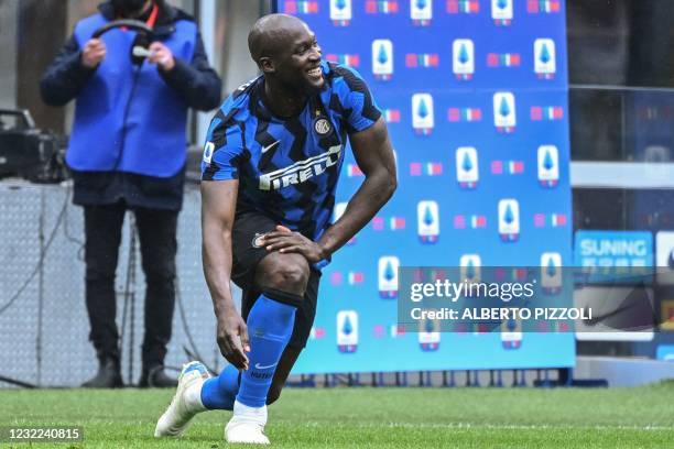 Inter Milan's Belgian forward Romelu Lukaku reacts during the Italian Serie A football match Inter Milan vs Cagliari on April 11, 2021 at the San...