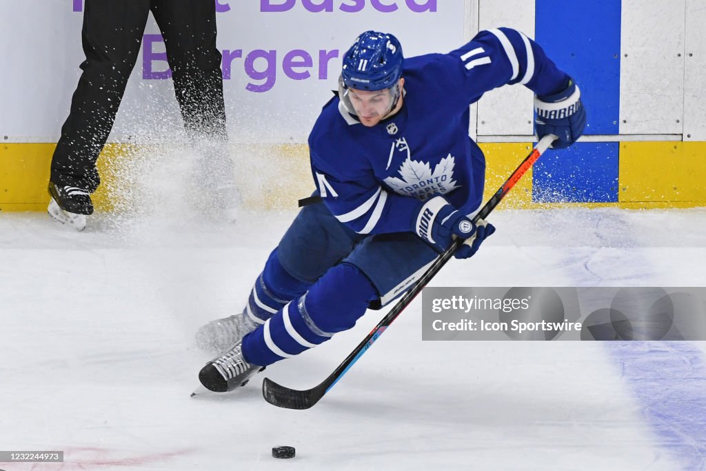 NHL: APR 10 Senators at Maple Leafs