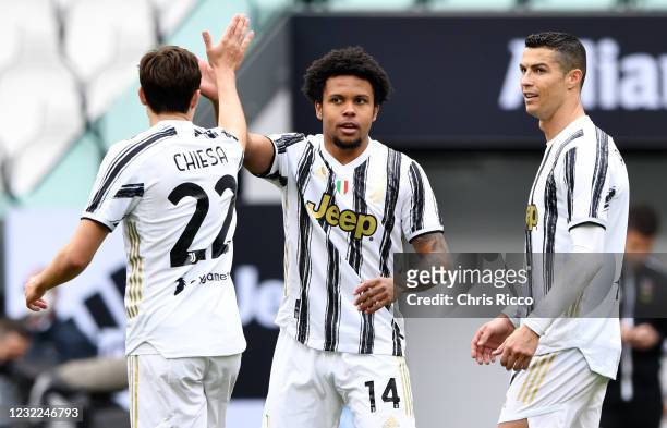 Weston McKennie of Juventus celebrates scoring a goal with teammates Federico Chiesa of Juventus and Cristiano Ronaldo of Juventus during the Serie A...