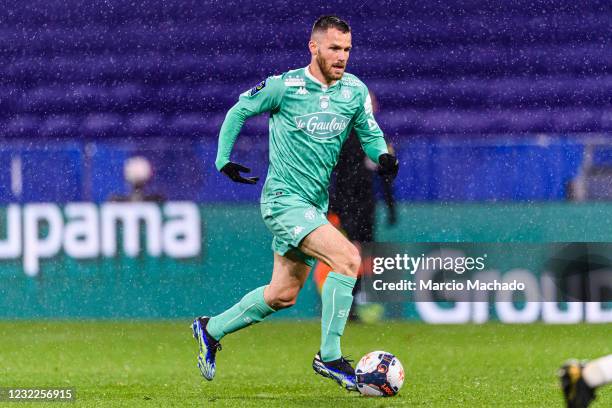 Antonin Bobichon of Angers in action during the Ligue 1 match between Olympique Lyon and Angers SCO at Groupama Stadium on April 11, 2021 in Lyon,...