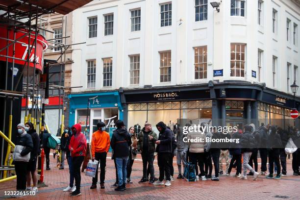 Queue Outside Store Queue Outside Pub Photos and Premium High Res Pictures - Getty Images