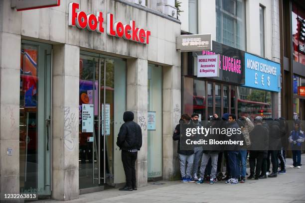 Queue Outside Store 183 Queue Outside Pub Stock Photos, High-Res Pictures, and Images ...