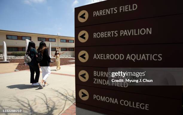 Jennifer Sandoval-Dancs, facing camera, with Claremont McKenna Colleges office of admission, leads an on-campus tour on Monday, April 12, 2021. The...
