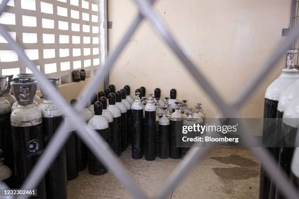 O2 Tanks Storage 61 Oxygen Tank Storage Stock Photos, High-Res Pictures, and Images ...