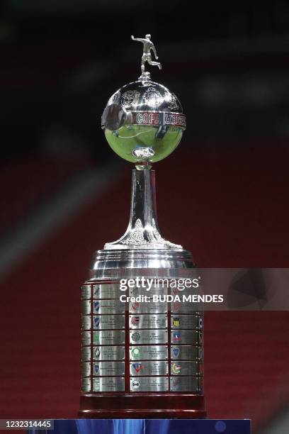 1,797 Copa Libertadores Trophy Stock Photos, High-Res Pictures, and Images - Getty Images
