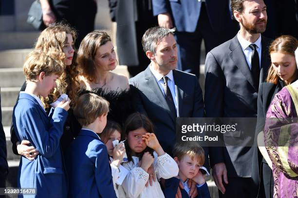 Bianca Spender and Allegra Spender, daughters of Carla Zampatti and Alexander Schuman , son of Carla Zampatti, and their children look following her...