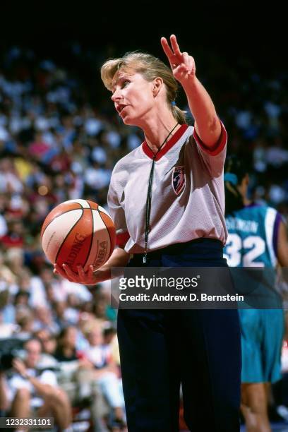Referee Sally Bell makes a call during the game between the Charlotte Sting and Los Angeles Sparks on June 1, 1997 at The Fourum in Los Angeles,...