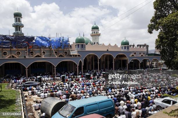 Anwar Mosque Anwar Grand Mosque Photos and Premium High Res Pictures - Getty Images