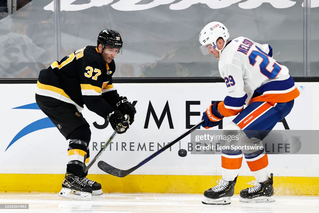 NHL: APR 16 Islanders at Bruins