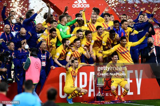 Lionel Messi of Barcelona lifts the trophy after winning with his team the Copa del Rey Final match between Athletic Club and Barcelona on April 17,...