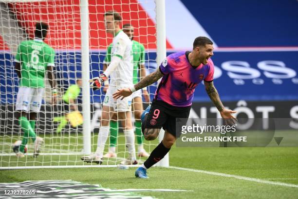 Paris Saint-Germain's Argentinian forward Mauro Icardi celebrates after scoring a goal during the French L1 football match between Paris-Saint...