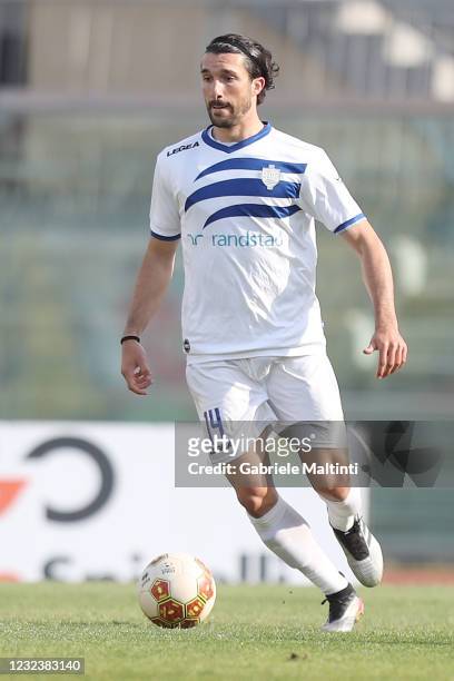 Alessandro Bellemo of Como 1907 in action during the Serie B match between AS Livorno and Como 1907 at Armando Picchi Stadium on April 18, 2021 in...
