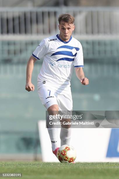 Giovanni Terrani of Como 1907 in action during the Serie B match between AS Livorno and Como 1907 at Armando Picchi Stadium on April 18, 2021 in...