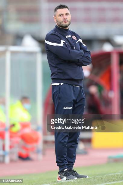 Marco Amelia manager of AS Livorno gestures during the Serie B match between AS Livorno and Como 1907 at Armando Picchi Stadium on April 18, 2021 in...