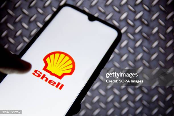 Shell Phone Number 835 Shell Phone Stock Photos, High-Res Pictures, and Images - Getty Images