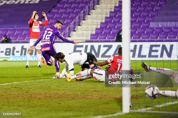 Marco Djuricin of Austria Wien scores the equalizer goal during the tipico Bundesliga match between FK Austria Wien and SV Ried at Generali Arena on...