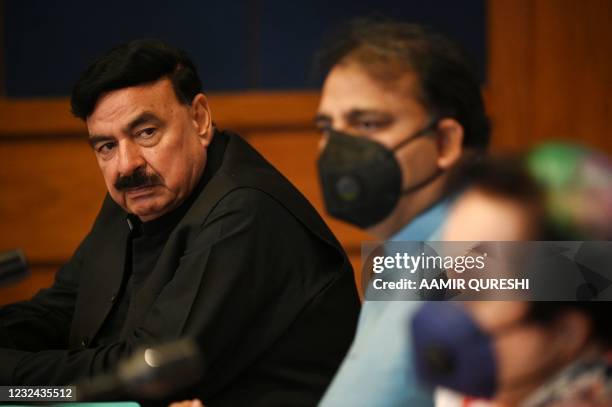 Chodry Rashid 100 Fawad Chaudhry Stock Photos, High-Res Pictures, and Images - Getty ...