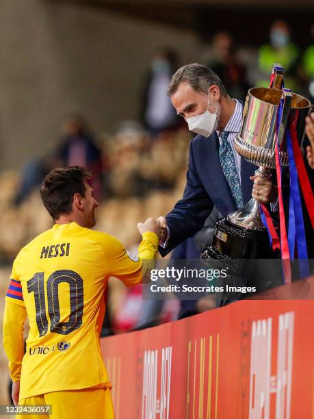 Lionel Messi of FC Barcelona, King of Spain Felipe VI during the Spanish Copa del Rey match between Athletic de Bilbao v FC Barcelona at the La...