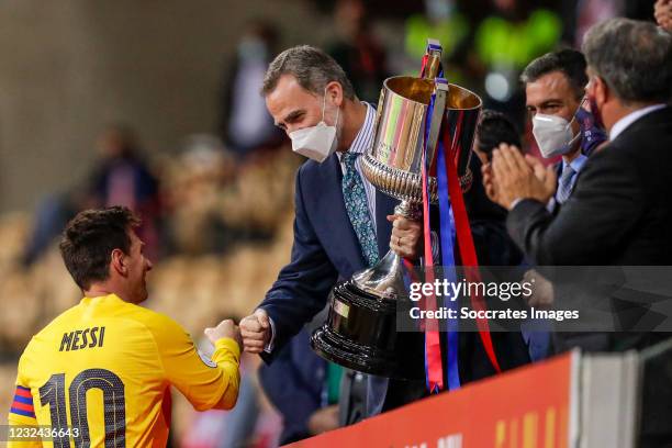 Lionel Messi of FC Barcelona, King of Spain Felipe VI during the Spanish Copa del Rey match between Athletic de Bilbao v FC Barcelona at the La...