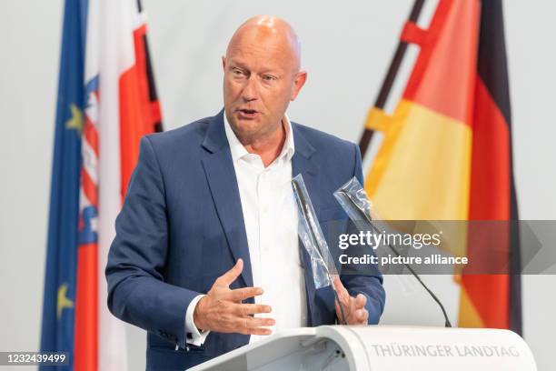 April 2021, Thuringia, Erfurt: Thomas Kemmerich, parliamentary group and state chairman of the FDP, speaks at the session of the Thuringian state...