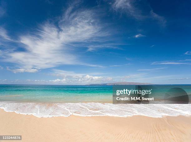 makena beach - beach sand and water hawaii stock-fotos und bilder