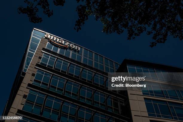 Amazon Lab 2,979 Amazon Headquarters Stock Photos, High-Res Pictures, and Images ...