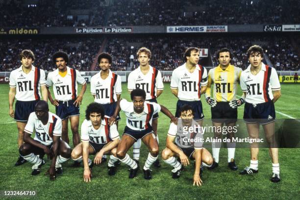 Team PSG line up during the Division 1 match between Paris Saint Germain and Toulouse FC, at Parc des Princes, Paris, France on May 2nd 1984 Safet...