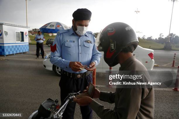 A Rasheed Driver 34 Sheikh Rasheed Ahmad Stock Photos, High-Res Pictures, and Images ...