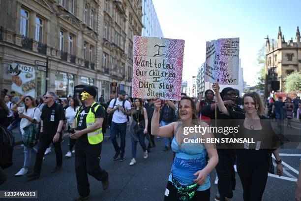 Demonstrators take part in an anti-lockdown, anti-Covid-19 vaccination passport, 'Unite for Freedom' protest in central London on April 24, 2021.