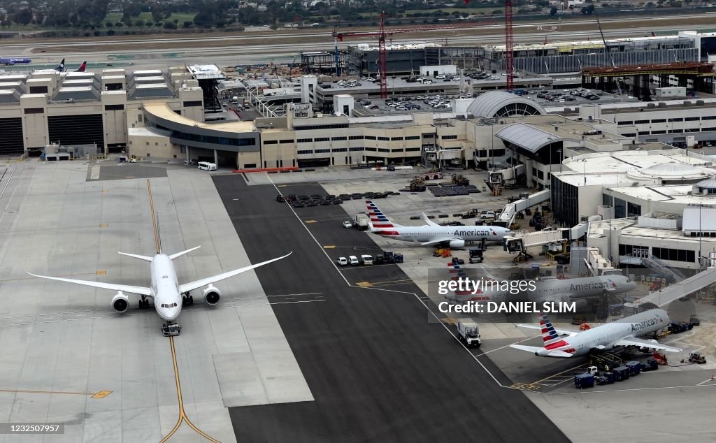 US-TRAVEL-AVIATION-AMERICAN