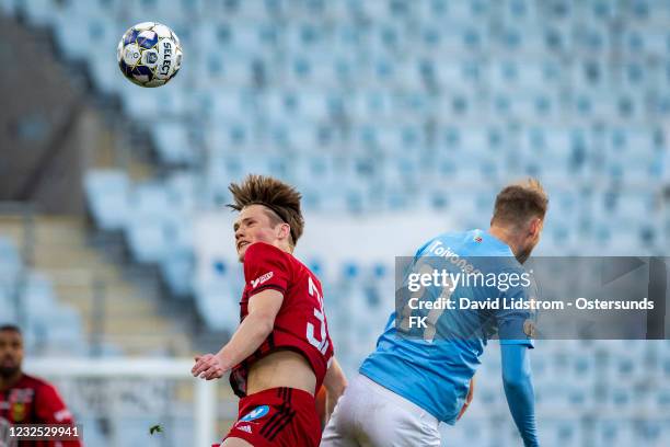 Sebastian Karlsson Grach of Ostersunds FK and Ola Toivonen of Malmo FF during the Allsvenskan match between Malmo FF and Ostersunds FK at Eleda...