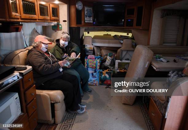 Woman Rving Kathy Healy Photos and Premium High Res Pictures - Getty Images