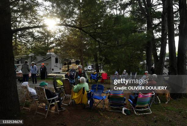 Woman Rving Going Rving Photos and Premium High Res Pictures - Getty Images