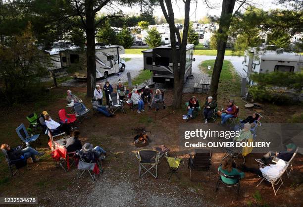 Woman Rving Going Rving Photos and Premium High Res Pictures - Getty Images