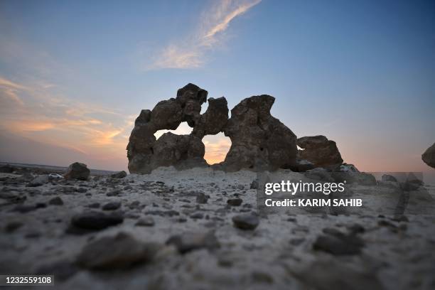 Duqm Rocks Duqm Oman Photos and Premium High Res Pictures - Getty Images