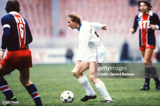 Andrzej Szarmach of Auxerre during the French Division 1 Championship match between Paris Saint Germain and Auxerre at Parc des Princes, in Paris,...