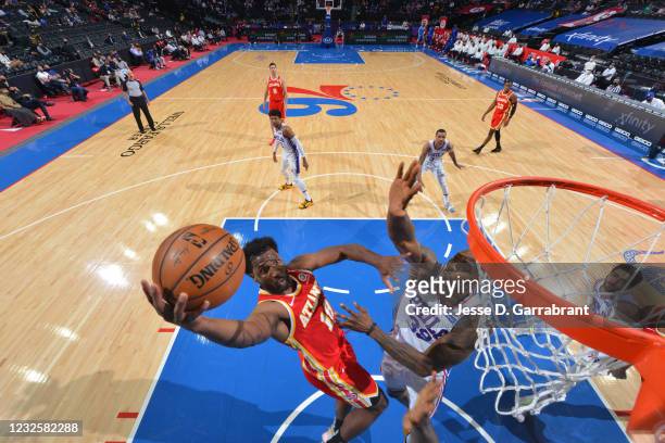 Solomon Hill of the Atlanta Hawks shoots the ball against the Philadelphia 76ers on April 28, 2021 at Wells Fargo Center in Philadelphia,...