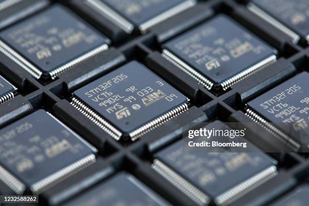Stmicroelectronics Robotics Arm Microchip Arm Photos and Premium High Res Pictures - Getty Images