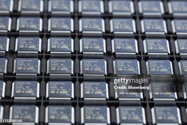 Microchip Stmicroelectronics 63 Integrated Microelectronics Inc Stock Photos, High-Res Pictures, and ...
