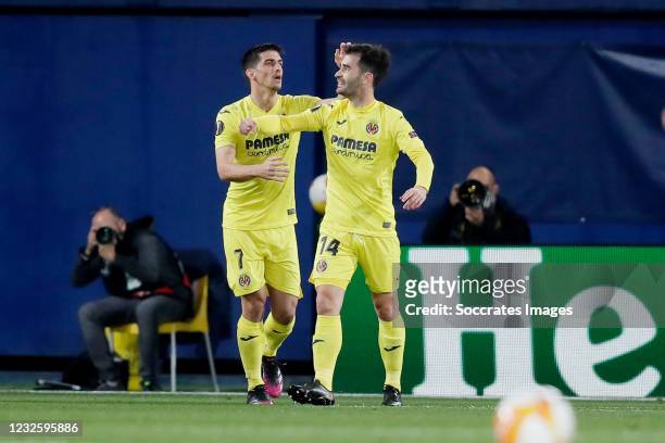 Gerard Moreno of Villarreal, Manu Trigueros of Villarreal Celebrating 1-0 during the UEFA Champions League match between Villarreal v Arsenal at the...