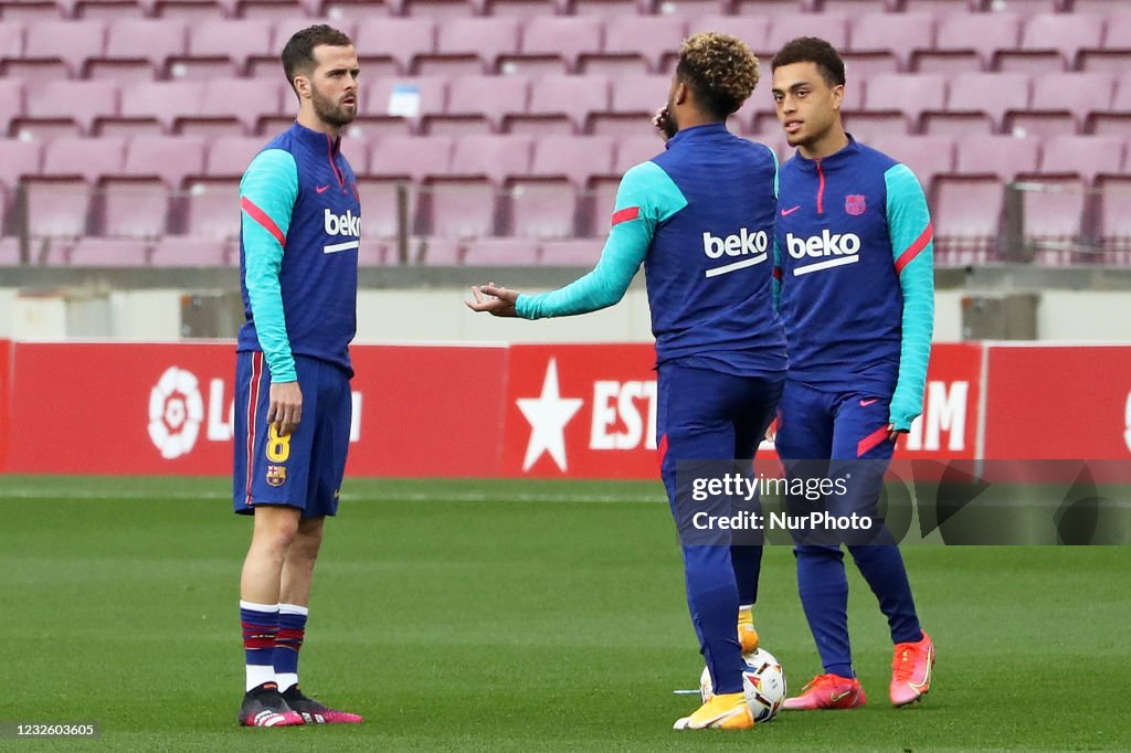 FC Barcelona v Granada CF - La Liga Santander