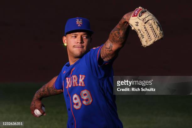Pitcher Taijuan Walker of the New York Mets delivers a pitch against the Philadelphia Phillies during the first inning of a game at Citizens Bank...