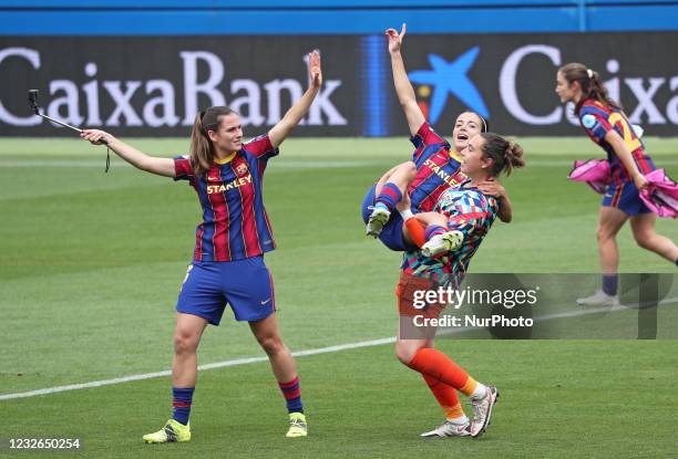 Barcelona players celberation at the end of the match between FC Barcelona and PSG, corresponding to the second match of the semifinals of the Womens...