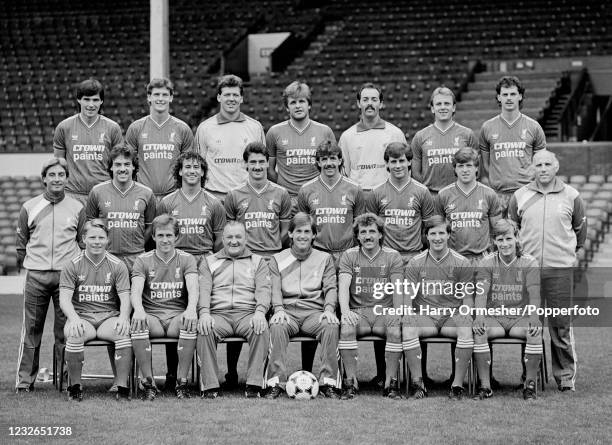 Liverpool line up for a team photograph at Anfield in Liverpool, England, circa July 1985. Back row : Alan Hansen, Gary Gillespie, Bob Bolder, Jan...