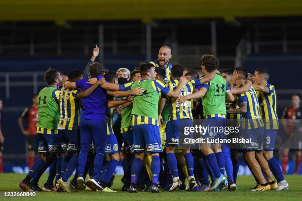 Players of Rosario Central celebrate after winning a match between Rosario Central and Newell's Old Boys as part of Copa de la Liga Profesional 2021...