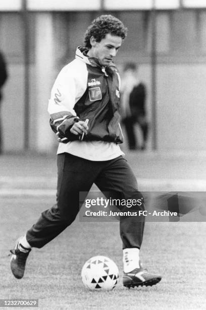 Roberto Baggio during a training session with Italia team on 90's in Italy.