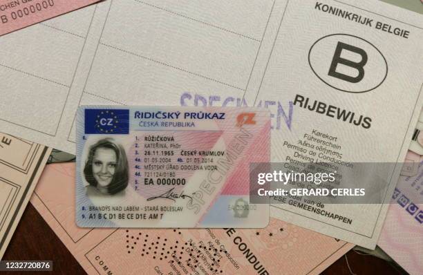 Resper Drivers License Close Up Photos and Premium High Res Pictures - Getty ...