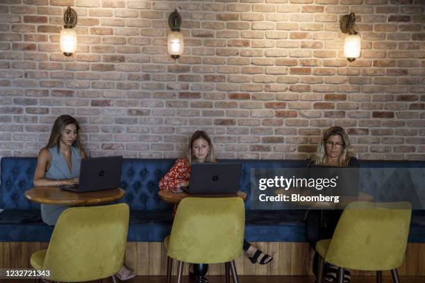 Cube Co Photos and Premium High Res Pictures - Getty Images