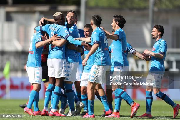 Hirving Rodrigo Lozano of SSC Napoli celebrates after scoring a goal during the Serie A match between Spezia Calcio and SSC Napoli at Stadio Alberto...
